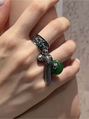 Silver 925 Floral Ring with Green Glass Charm